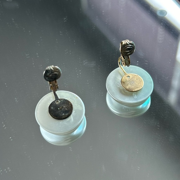 Antique Pearly White Clip-on Earrings - Picture 9 of 10